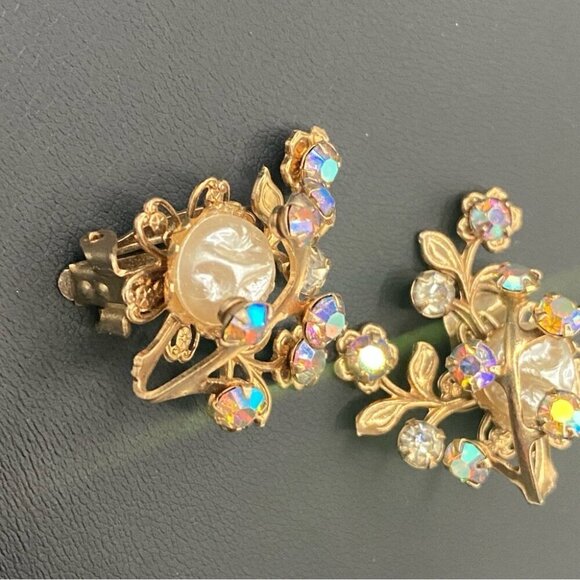 Gorgeous Baroque Style AB Crystal and Faux Pearl Vintage Clip On Earrings - Picture 2 of 11